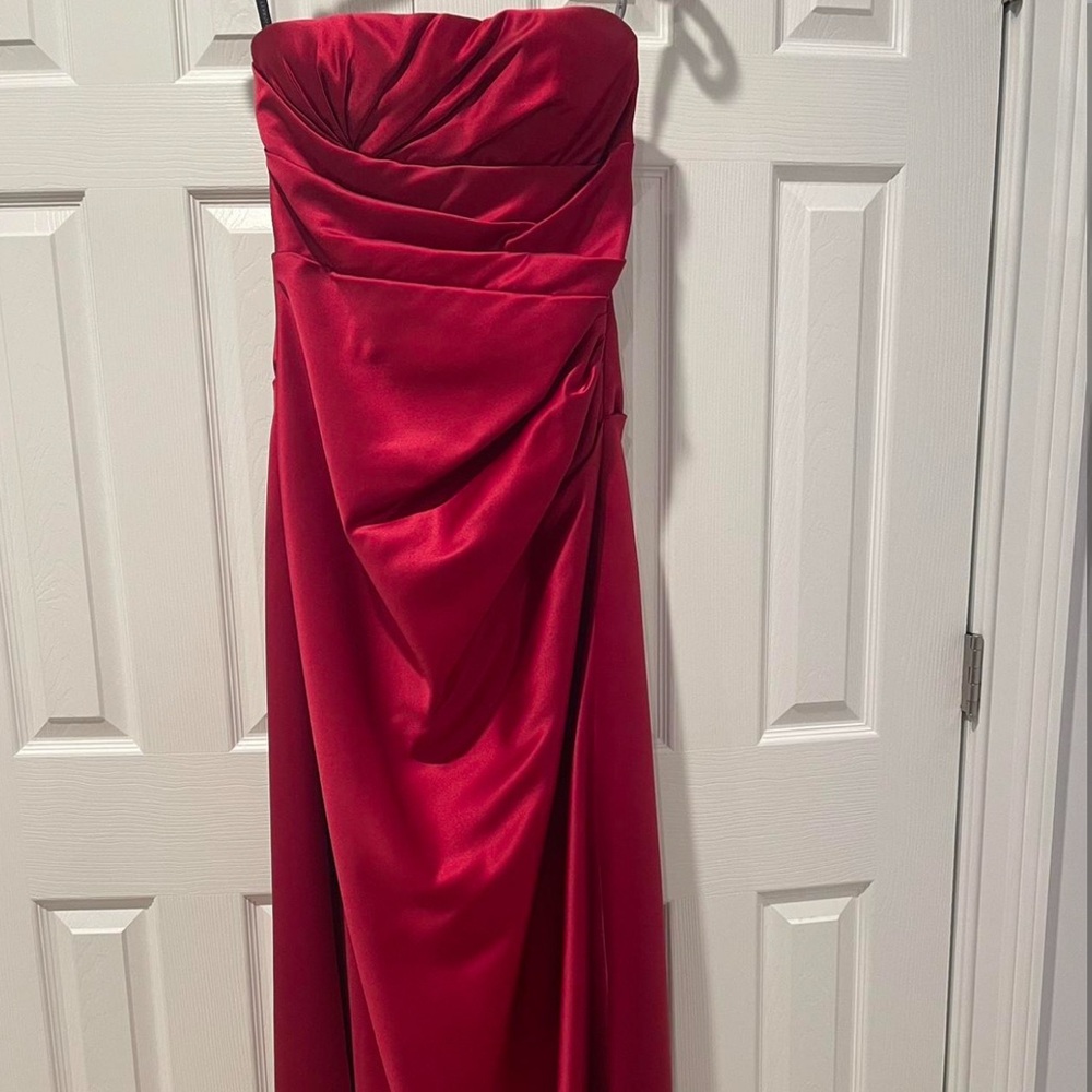 Elegant Red Strapless Dress